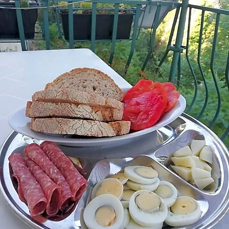 Bed & Breakfast La Roccia Incantata 4*